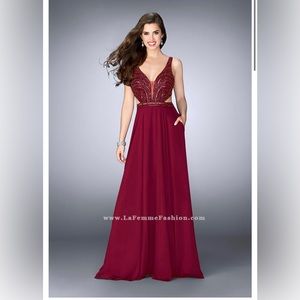 Gigi designs prom dress